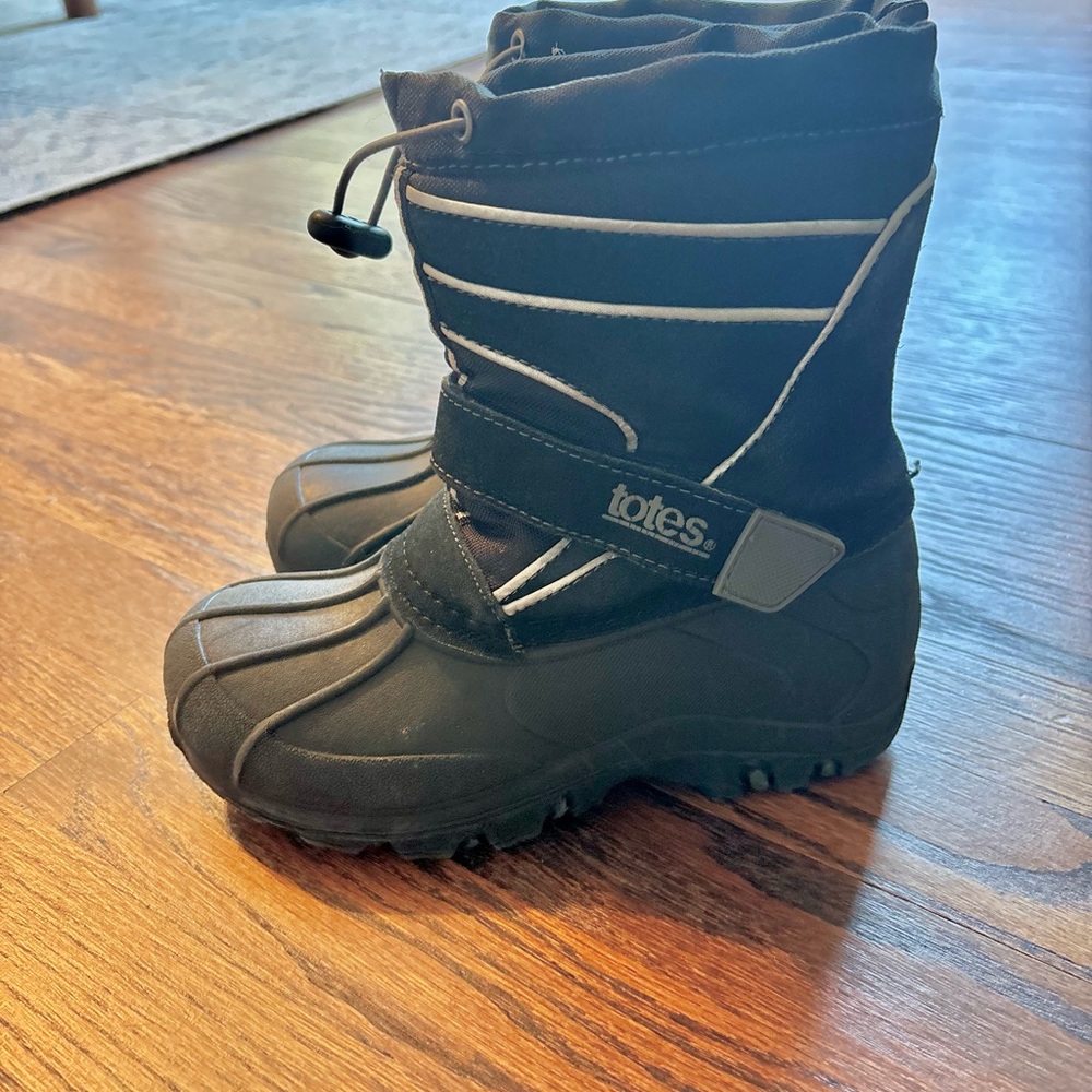 Totes Black Winter Boots for Kids Size 1